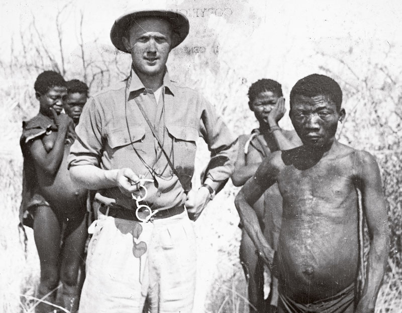 Jens Bjerre 6, Jens Bjerre var 26 år, da han mødte buskmændene for første gang i 1947
